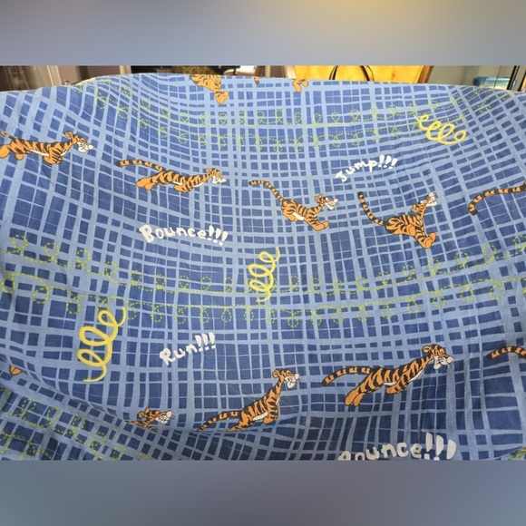 Tigger the Tiger Fitted Twin Sheet || Winnie the Pooh - Picture 2 of 2